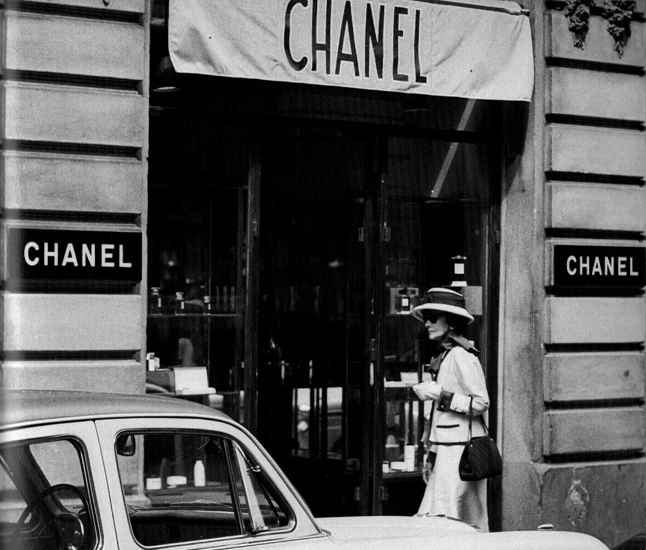 Douglas Kirkland - Chanel Atelier, 1962 